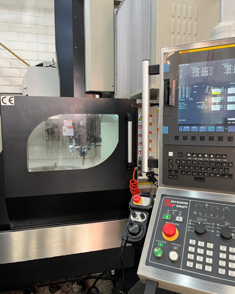 Manutenção Preventiva e Corretiva em Máquinas CNC Imagem ilustrativa de Manutenção Preventiva e Corretiva em Máquinas CNC